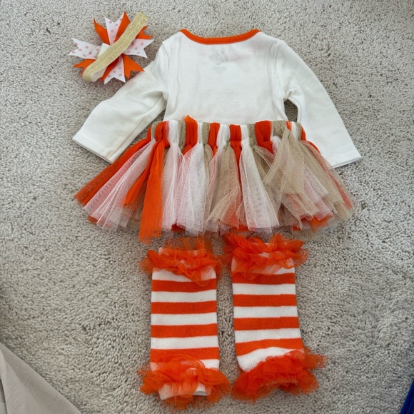 0-3M My First Thanksgiving Set & Hello Pumpkin Set - Picture 7 of 16